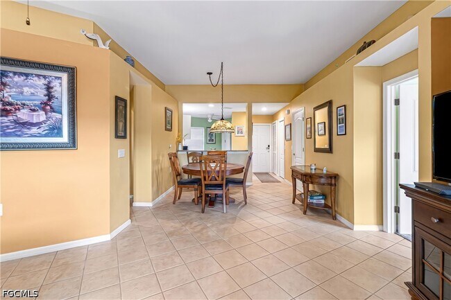 Building Photo - 12141 Summergate Cir