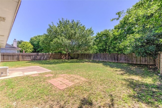 Building Photo - 1908 Quail Valley Dr