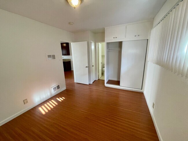 Building Photo - $500 OFF 1ST MONTHS RENT!!! 1 Bedroom 1 Ba...