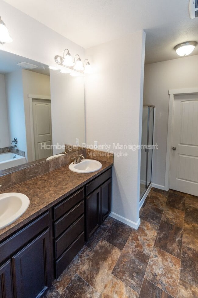 Building Photo - 8915 W Red St