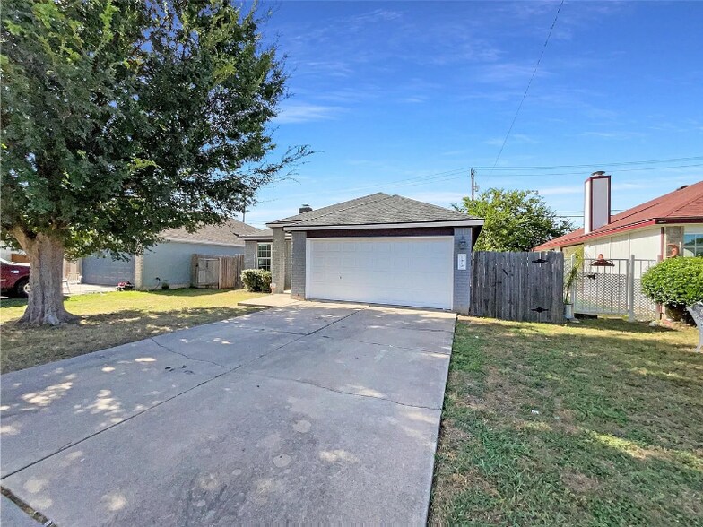 Building Photo - 1610 Cottonwood Ct