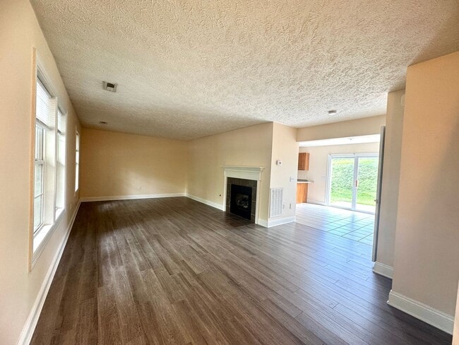 Building Photo - 260 Tall Oak Blvd NW