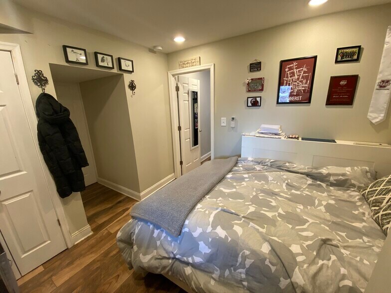 Bedroom B - Back Bedroom - 3541 Holmead Place Northwest