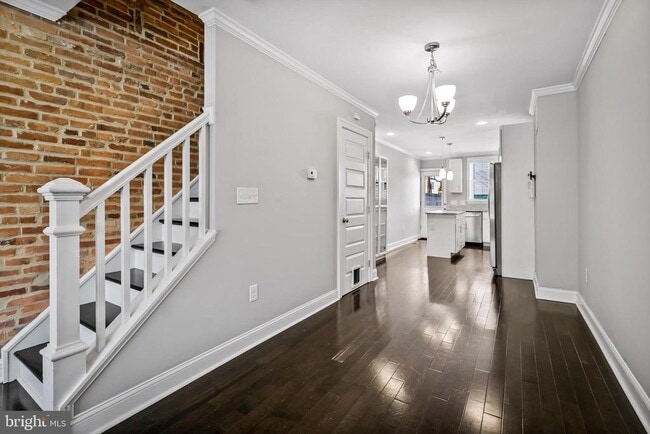 Building Photo - 108 S Conkling St