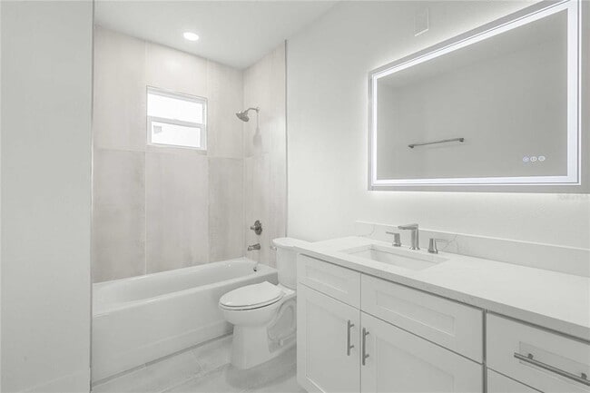 Building Photo - 2203 N Blvd