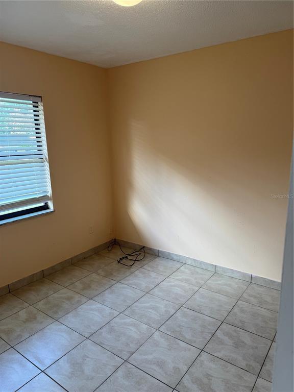 Building Photo - 5816 Viking Rd