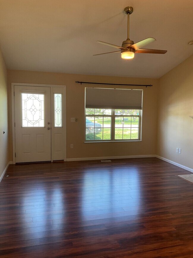 Building Photo - 10907 Upland Terrace