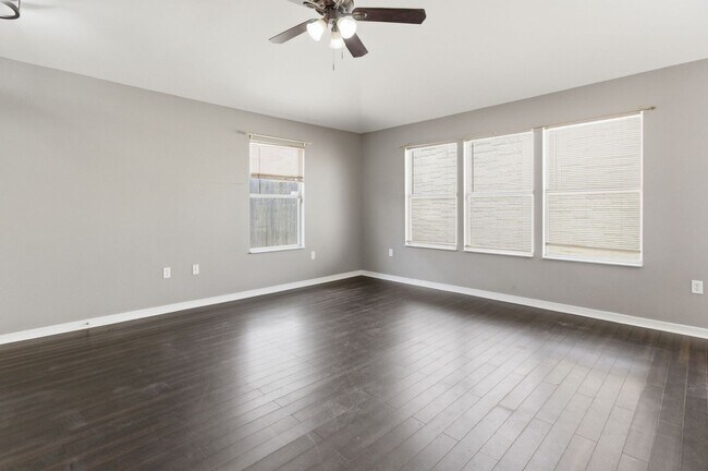 Building Photo - 3 Bedroom in Crestview!!