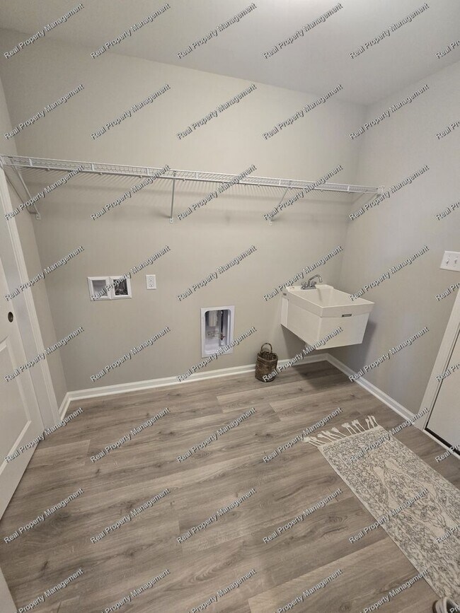 Building Photo - New Maintenance Free Two Bedroom Duplex