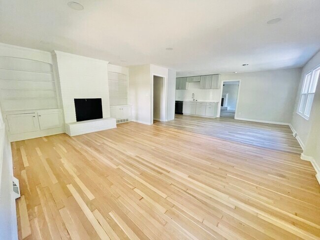 Building Photo - 1601 Echo Ln