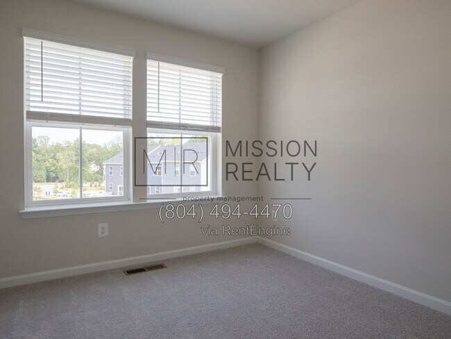 Building Photo - 8756 Whitman Dr