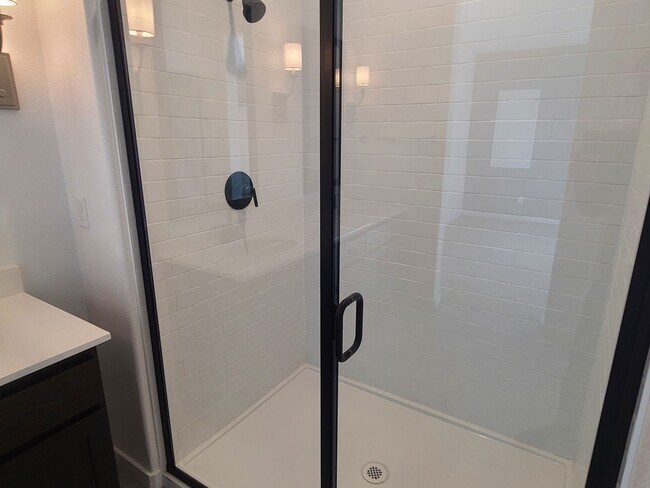 Building Photo - Three Bedroom Three Bathroom Home with Solar