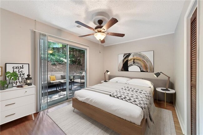 Building Photo - 326 Mathews Ave NE