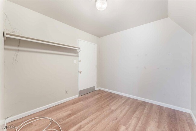 Building Photo - 208 Orland St