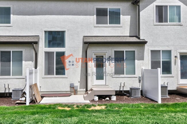 Building Photo - 16092 S Truss Dr