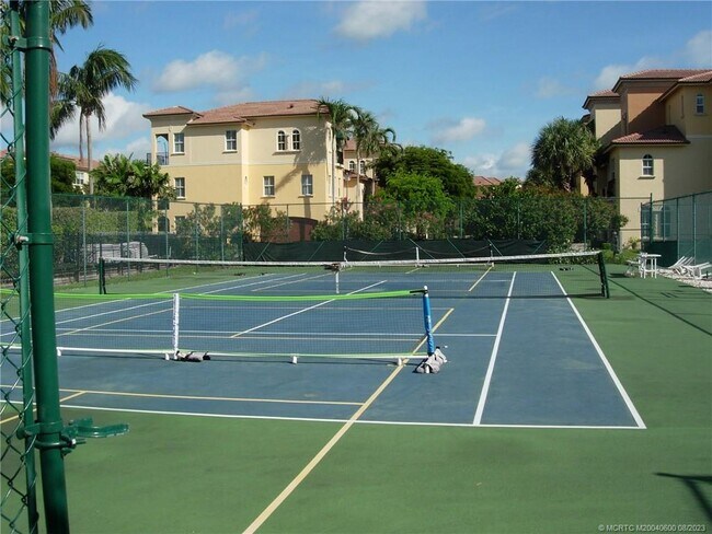Building Photo - 7410 S Ocean Dr