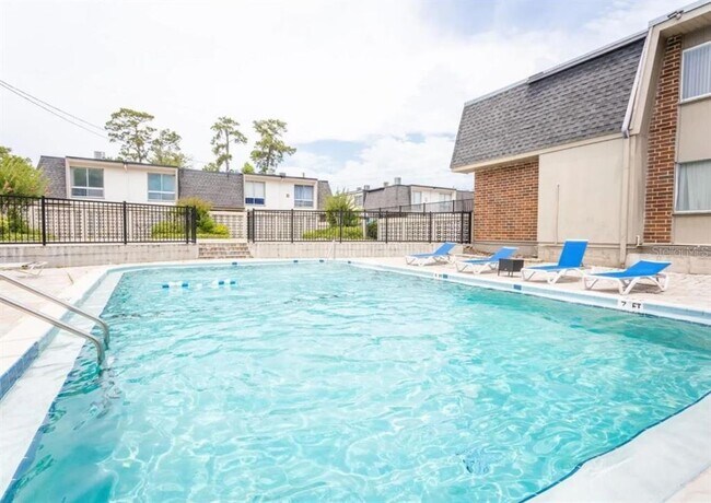 Building Photo - 1700 SW 16th Ct