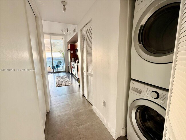 Building Photo - 3470 E Coast Ave