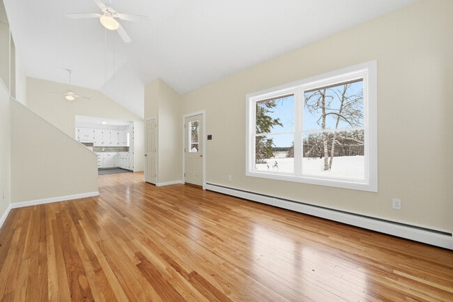 Building Photo - 11 Caribou Dr