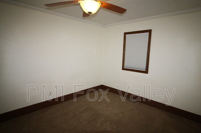Building Photo - 826 Tayco St