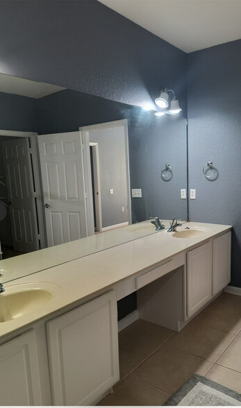 Building Photo - 2763 Metro Sevilla Dr