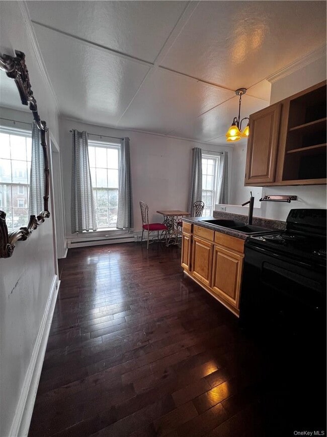 Building Photo - 155 Main St