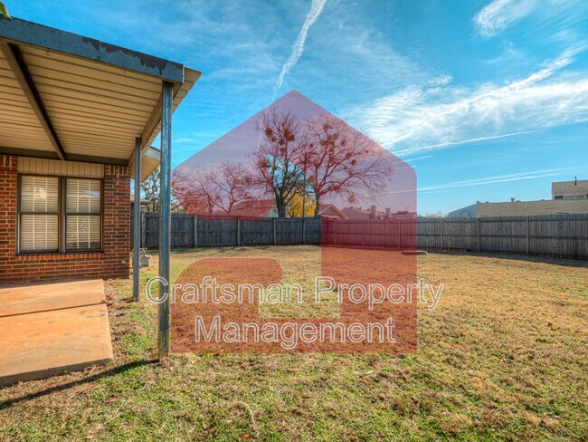 Building Photo - 2708 Silvertree Dr