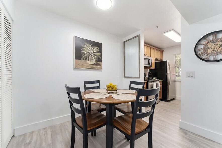 Building Photo - 2360 SW Archer Rd