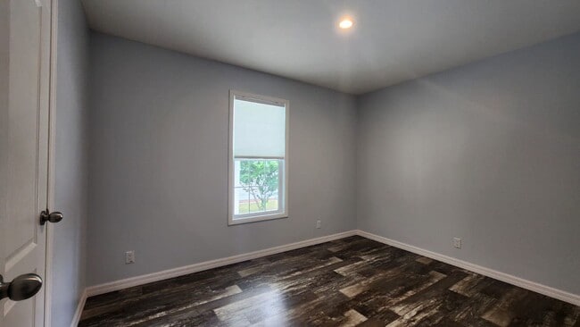 Building Photo - 55+ COMMUNITY!!