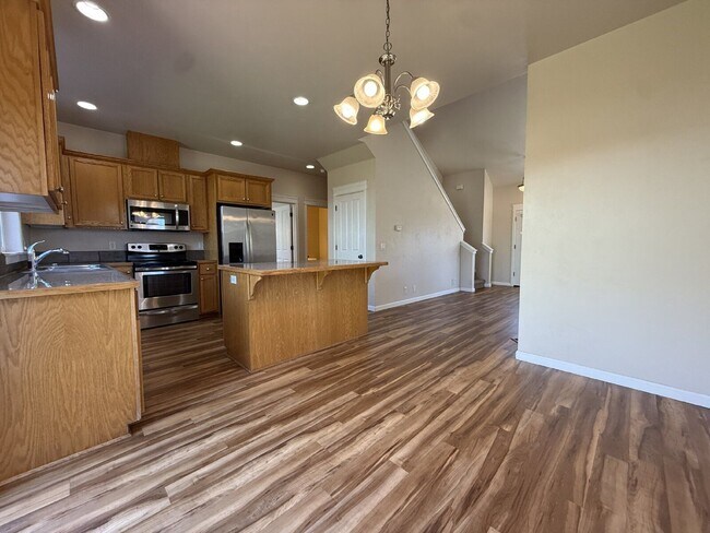 Building Photo - 5591 King Arthur Ct