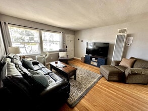 Building Photo - 7221 Vassar Ave