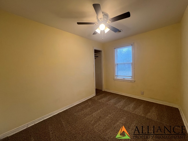 Building Photo - Cozy Home with Easy Access to Ft. Riley Blvd!