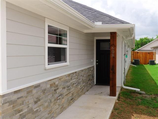 Building Photo - 608 E College St