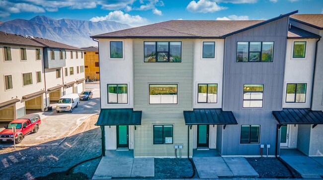 Building Photo - Views - Views - Views!! 4 Bedroom Modern T...