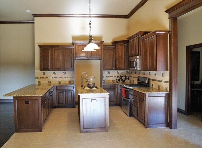 Building Photo - 17408 Braken Dr