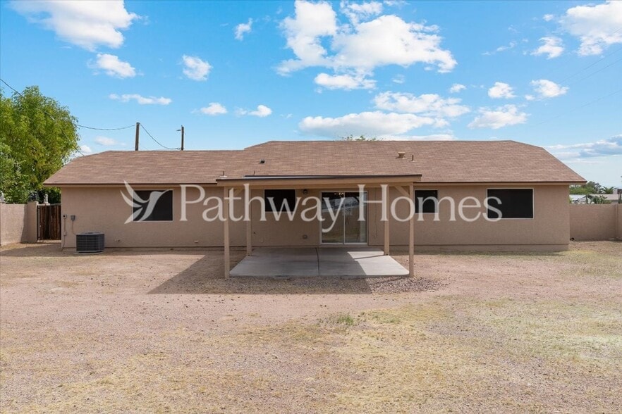 Building Photo - 774 S Ocotillo Dr