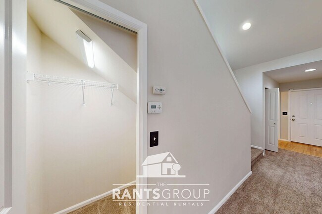 Building Photo - Spacious 4-Bedroom, 2.5-Bath Home with Open Layout in Lacey!