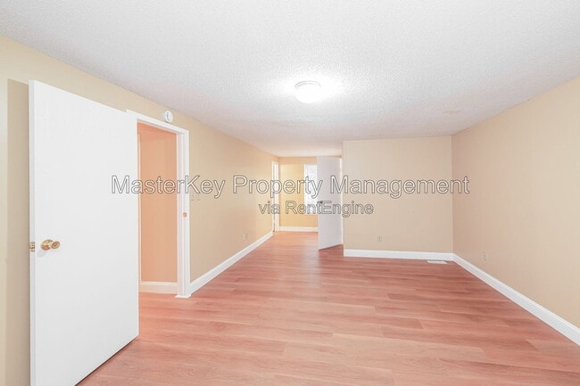 Building Photo - 104 Castle Bay Ct