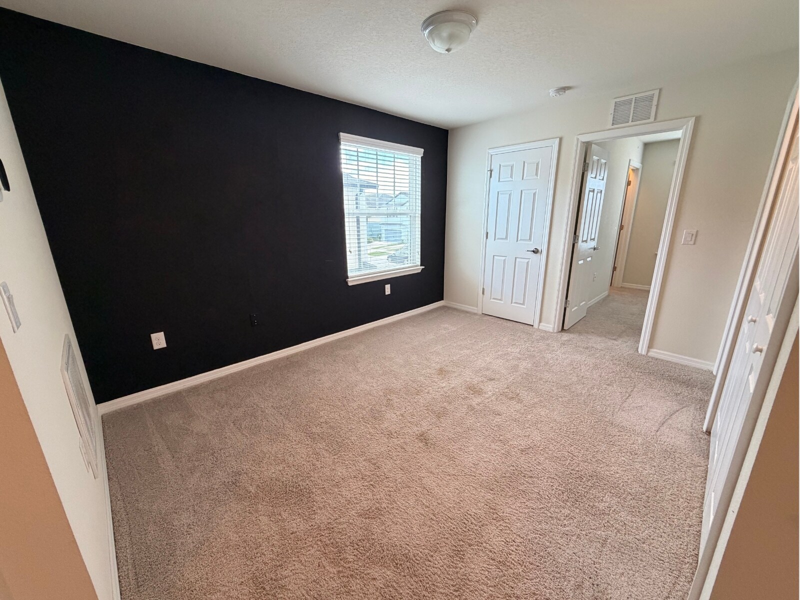 Building Photo - 9148 Hillcroft Dr