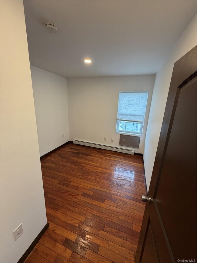 Building Photo - 190-18 Woodhull Ave