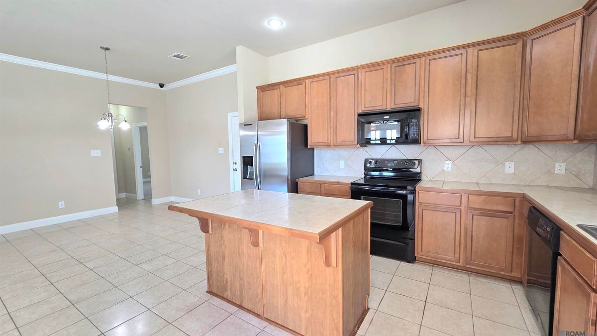 Building Photo - 16545 Antioch Ct