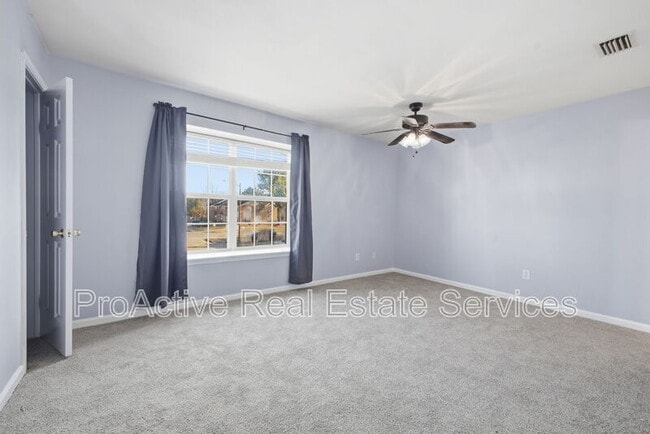 Building Photo - 815 Montrose Ct