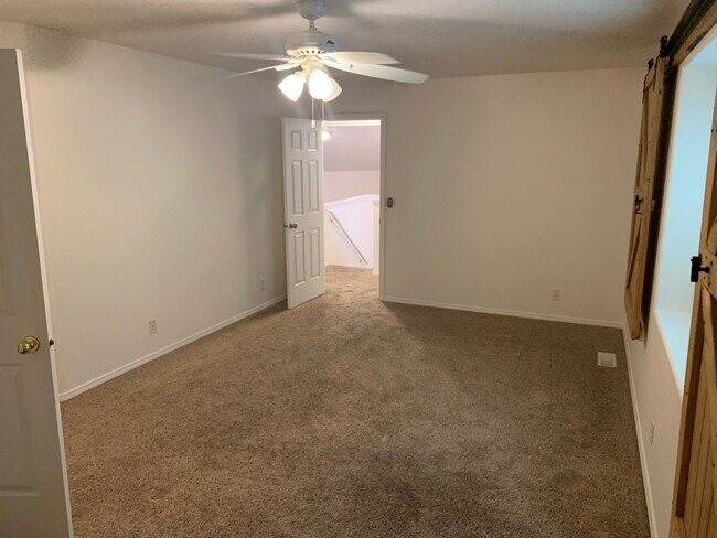 Building Photo - 4986 W Hillcrest View Ct