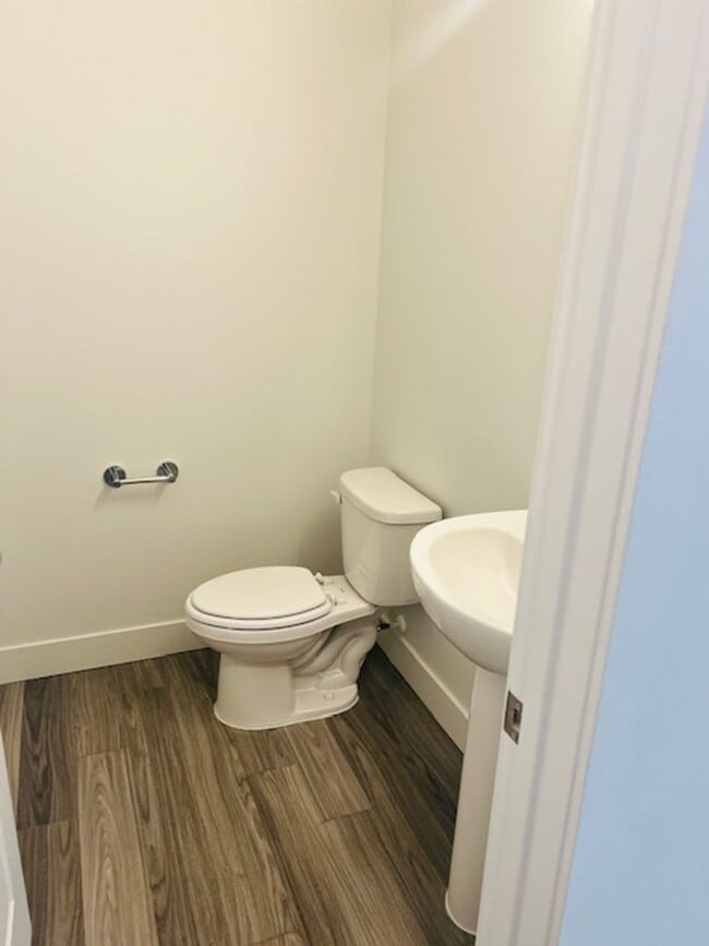 Building Photo - Half off first months rent - Beautiful new town home built in 2023