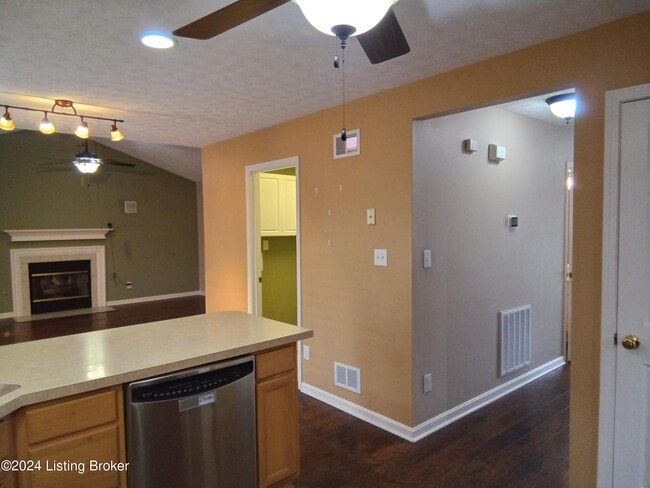 Building Photo - 10143 Spring Gate Dr