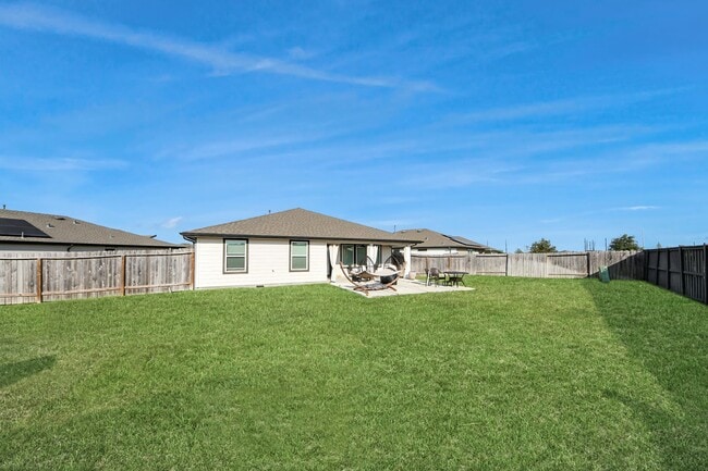 Building Photo - 202 Serena Pk Ln