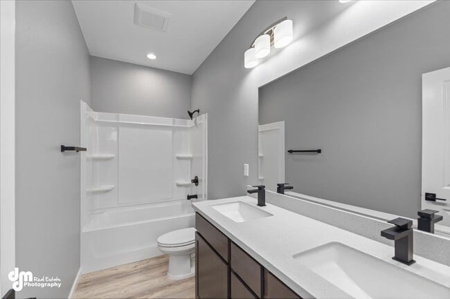 Building Photo - 550 W Galway Dr