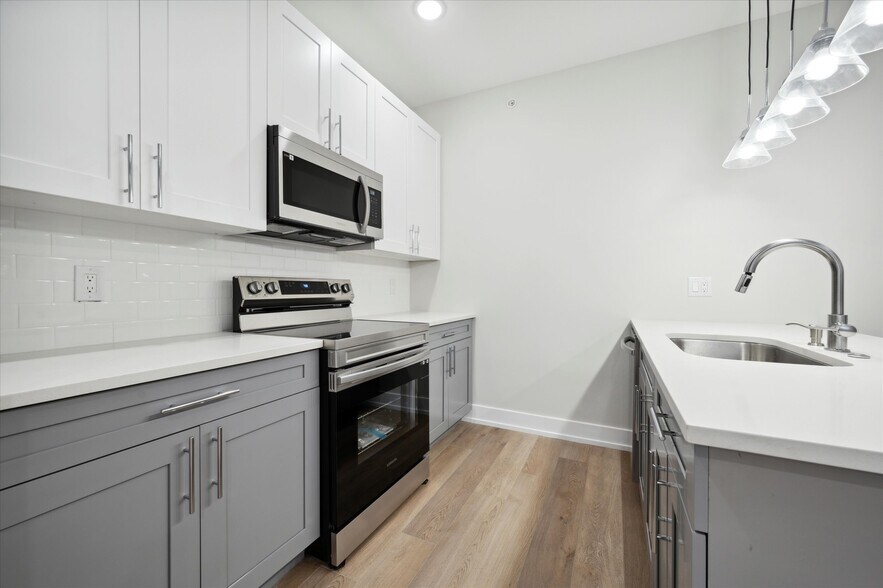 Building Photo - 701 N 40th St
