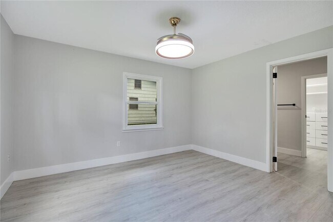 Building Photo - 428 S Summerlin Ave