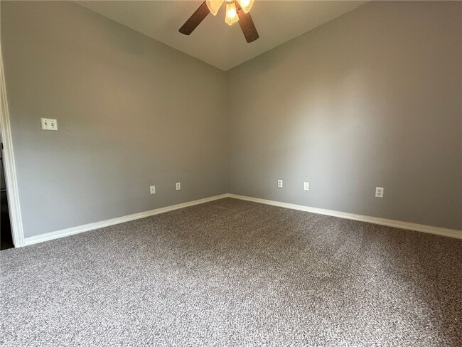 Building Photo - 240 Beasley Dr